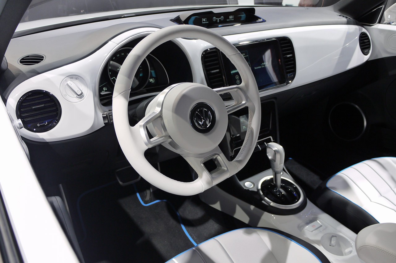 Volkswagen E-Bugster Speedster Concept. Жук на батарейках