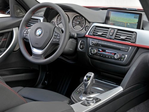 BMW 3-Series 2012. Локомотив прибыл