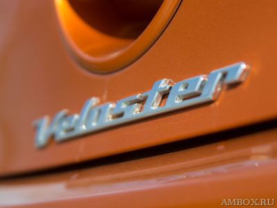 Hyundai Veloster 2012. Дорожный хамелеон