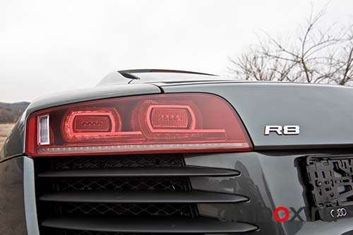 Audi R8 4.2 quattro. И крышу сносит!