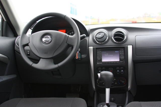 Nissan Almera 2013. Смешение стилей
