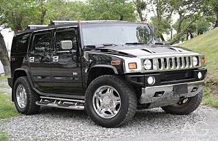 Hummer H2. Show must go on