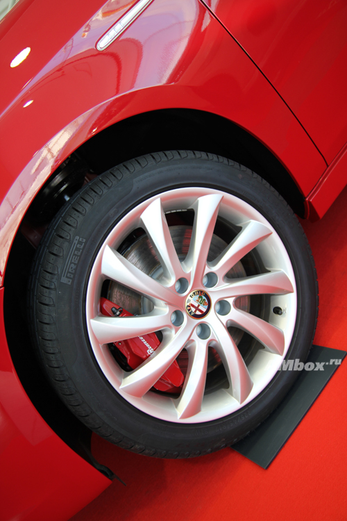 Обзор Alfa Romeo Giulietta 2011